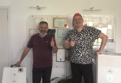 Dr.Dt.Hande Şeberol ve Dr.Dt.Erçin Şeberol'a SafeAir Hava Filtreleme ve SafeSpace Dezenfeksiyon Cihazımızı sağlıklı günlerde kullanmalarını diliyoruz.Şeberol Dental Stüdio son teknoloji ve özel filtrasyon sistemi ile Covid-19'a karşı korunmaktadır.